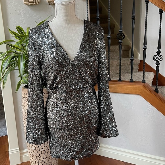 O.P.T. Sequin V-Neck Long Sleeve Rumi Mini Cocktail Dress New! - Picture 5 of 14